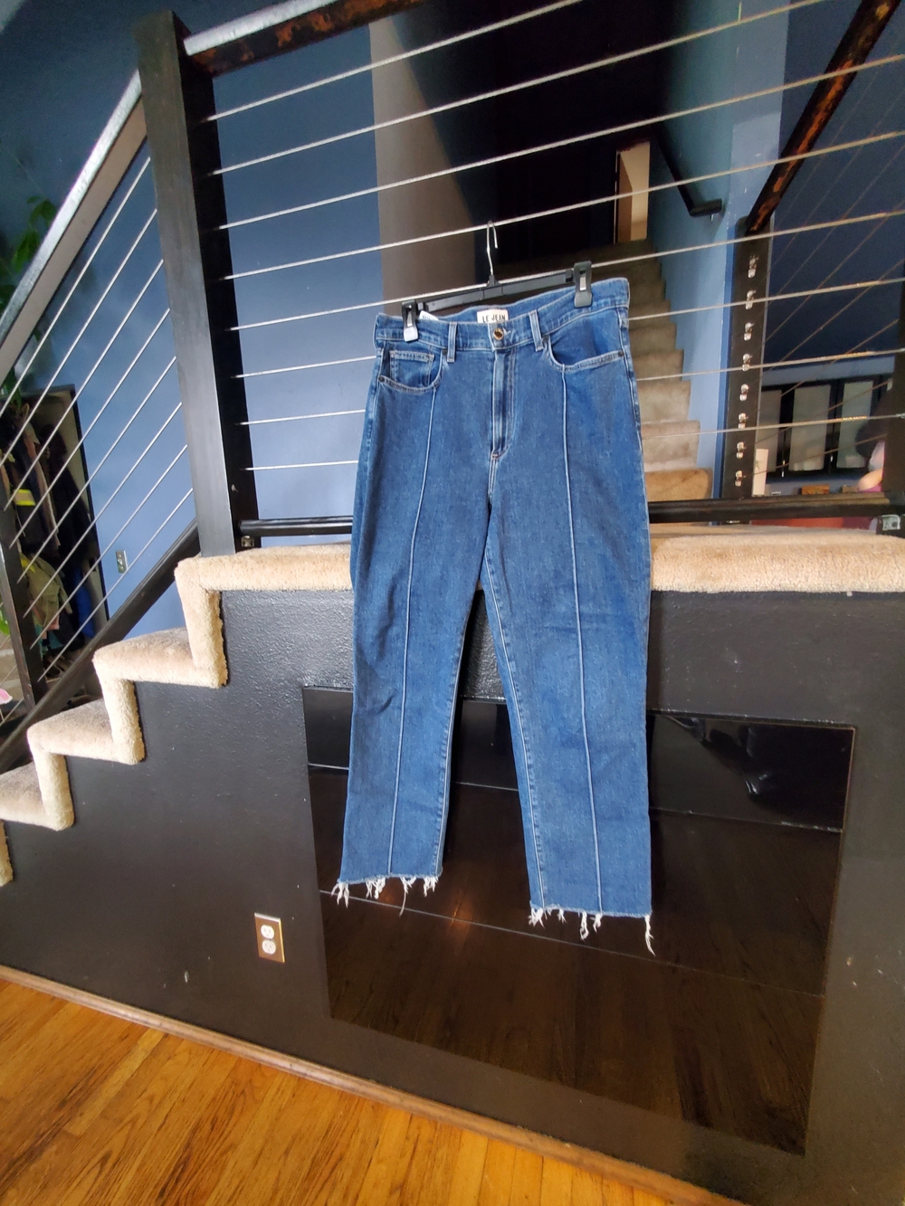 Frayed Hem Straight-Leg Jeans in Blue